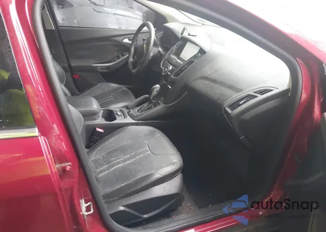 2014 Ford Focus Titanium из США, поврежденный, VIN 1FADP3N20EL362723